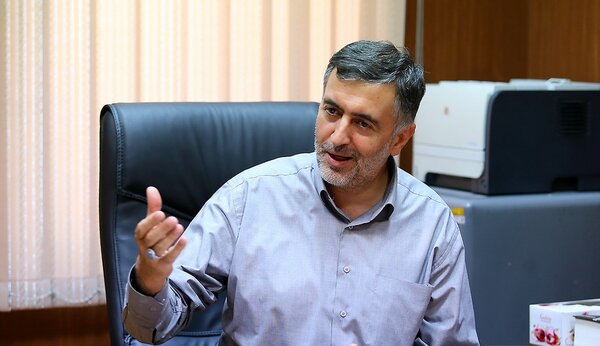 دعوای توییتری گنجی و ابطحی بر سر مهدی نصیری / گنجی: قضیه را اصلاح‌طلب و اصولگرا نکنید که می‌بازید